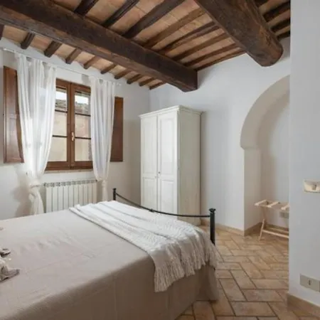 Podere Il Moro Daire Brucciano